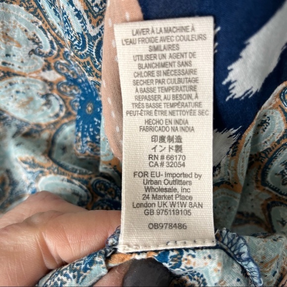 Free People Cropped V Neck Blouse Top Mixed Media Polka Dot Size XS Flare Sleeve - Picture 7 of 7